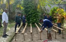Mengubah Sampah Jadi Berkah: Warga Binaan Lapas Geser Latih Hidroponik Limbah Plastik, Panen Kangkung Segar!