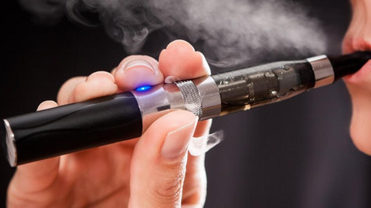 Di China, anak-anak belajar merokok pakai e-cigarette rasa permen