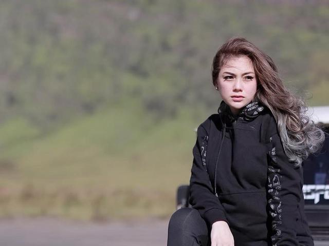 Pengakuan Celine Evangelista Pergi Dari Rumah Nangis Saat Ditanya Anak Mami Kenapa Kamu Enggak Pulang Showbiz Liputan6 Com