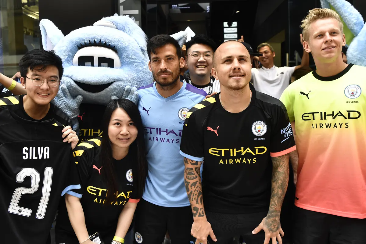 Saat Pemain Manchester City Sapa Penggemarnya di Hong Kong