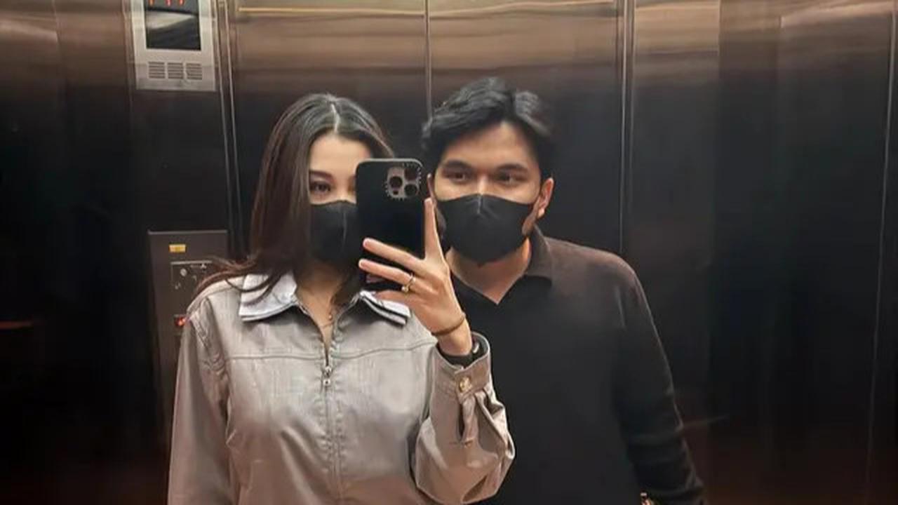 Gaya Aaliyah Massaid saat Olahraga Padel, Tampil Ramping Setelah 1 Bulan Melahirkan