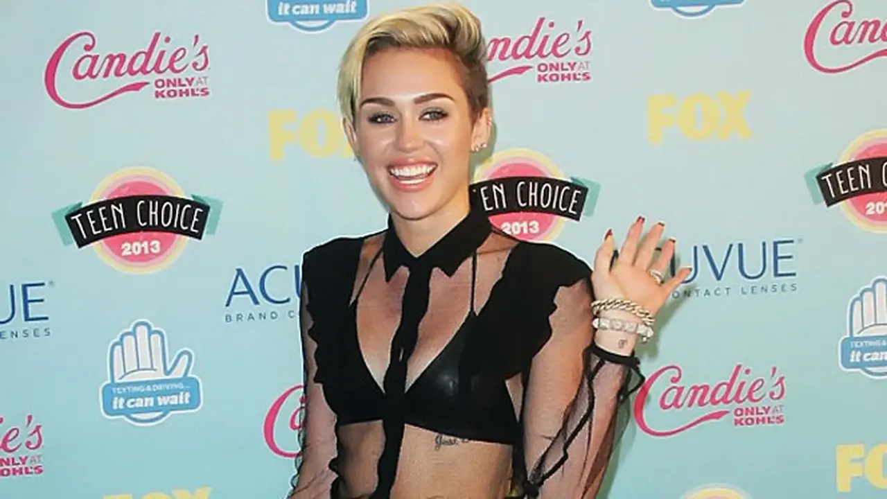 miley-cyrus-130929b.jpg