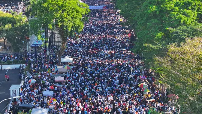 Duet bakal Capres-Cawapres Anies Baswedan dan Muhaimin Iskandar atau Cak Imin (AMIN) disambut lautan massa di Kota Makassar, Sulawesi Selatan. (Foto: Tim Media AMIN)