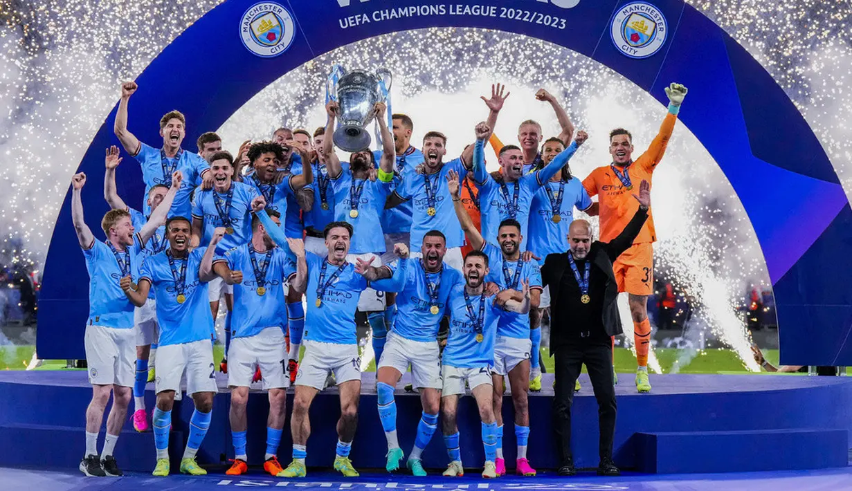 <p>Manchester City akhirnya berhasil keluar sebagai juara Liga Champions 2022/2023. The Citizens sukses mengangkat trofi Si Kuping Besar setelah mengalahkan Inter Milan. (AP Photo/Manu Fernandez)</p>