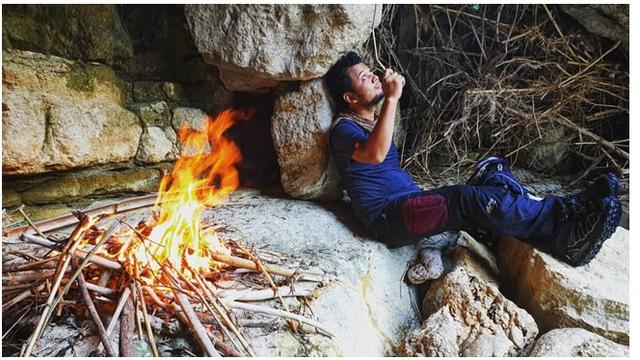 Panji remaja dikenal sebagai presenter di acara petualangan, ia dikenal dengan keberaniannya menghadapi berbagai jenis ular