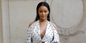 Setelah mengakhiri sebuah hubungan, saling singgung sepertinya sudah menjadi hal biasa dalam urusan percintaan. Seperti halnya yang dilakukan Rihanna dengan unggahannya di instagram yang ditujukan untuk Chris Brown. (AFP/Bintang.com)