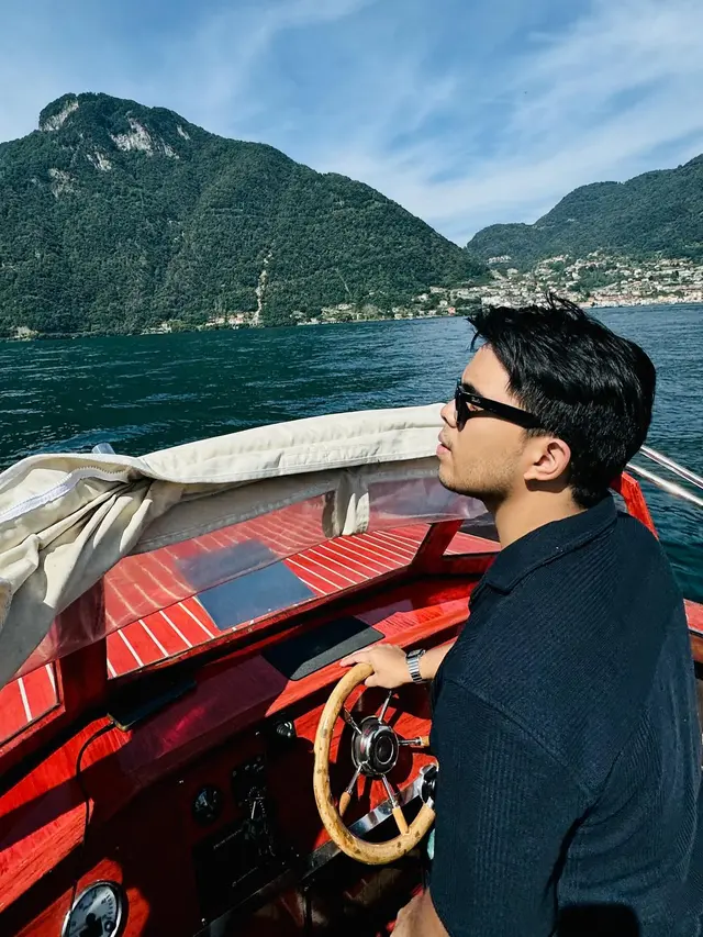 7 Potret Aaliyah Massaid dan Thoriq Halilintar Naik Speed Boat Mewah di Danau Como