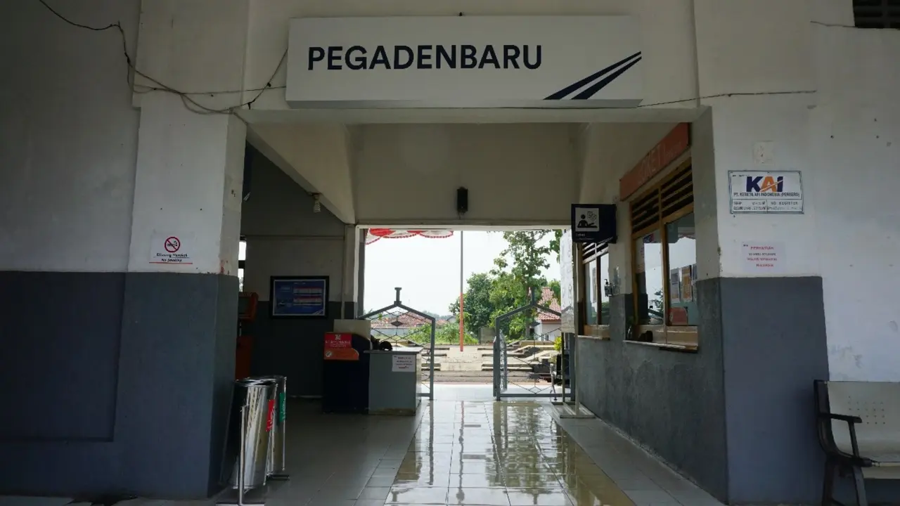 Kereta Api Anjlok