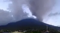 Gunung Gamalama mengeluarkan abu vulkanik sejak Rabu (3/8/2016) pagi. (Istimewa)