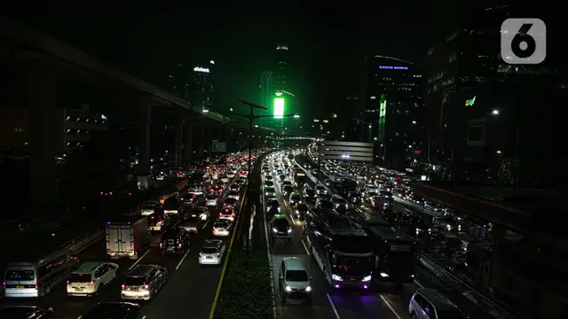 FOTO: Pegawai WFO, Jalanan Ibu Kota Kembali Macet