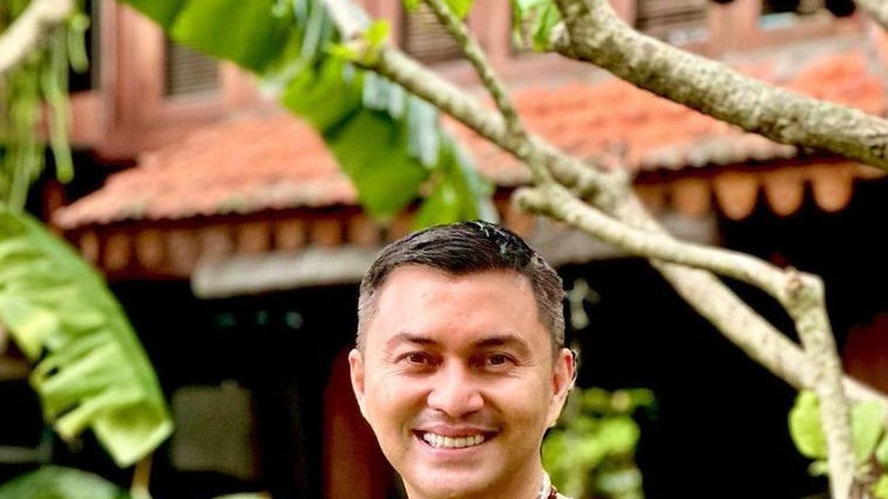 Ini Potret Rumah Megah Anjasmara di Tengah Sawah yang Terbengkalai, Kenapa ya?
