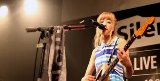Sumire Yoshida dan tiga kawannya yang tergabung dalam girlband asal Jepang, Silent Siren, menggelar konser perdananya di Jakarta. (Wimbarsana/Bintang.com)