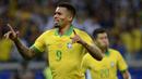 Striker Brasil, Gabriel Jesus, melakukan selebrasi usai membobol gawang Argentina pada laga Copa America 2019 di Stadion Mineirao, Rabu (3/7). Brasil menang 2-0 atas Argentina. (AP/Eugenio Savio)