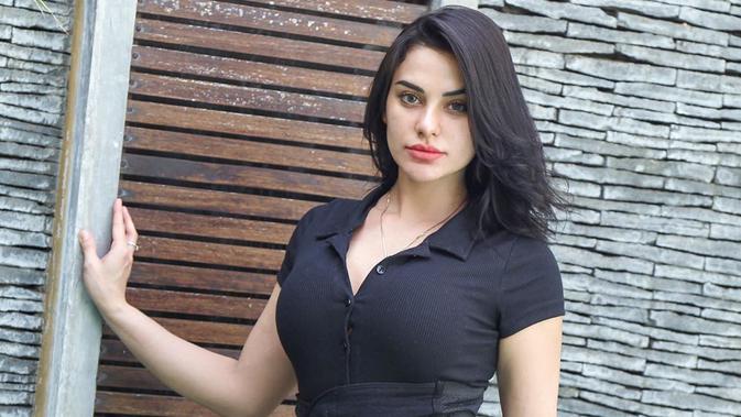 Akun Nora Alexandra Sempat Dibekukan Instagram, Karena ...