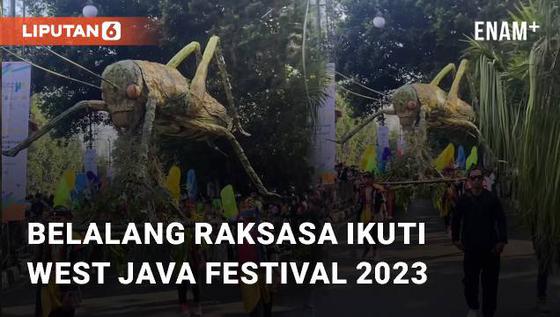 VIDEO: Momen Unik Belalang Raksasa Ikuti Karnaval West Java Festival 2023 di Bandung