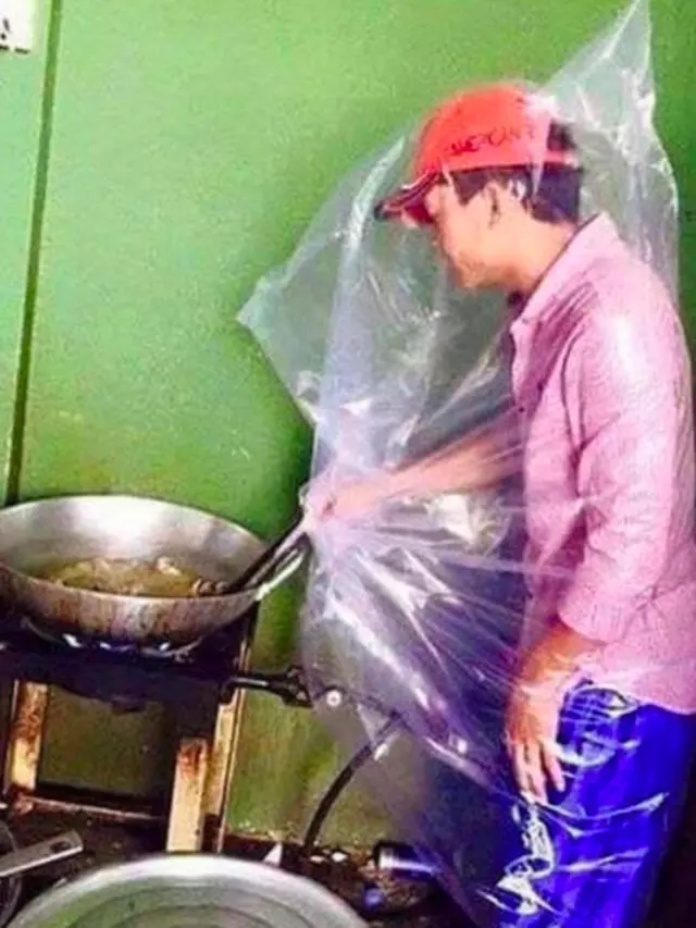 6 Kelakuan Absurd Bapak-Bapak Saat Masak, Siap-Siap Ketawa Geli