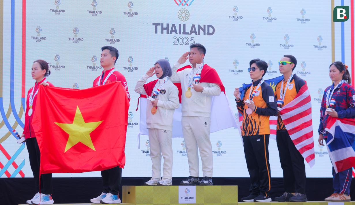 Kontingen Indonesia kembali menambah koleksi medali emas di SEA Games 2025 Thailand melalui cabang olahraga menembak. (Bola.com/Bagaskara Lazuardi)