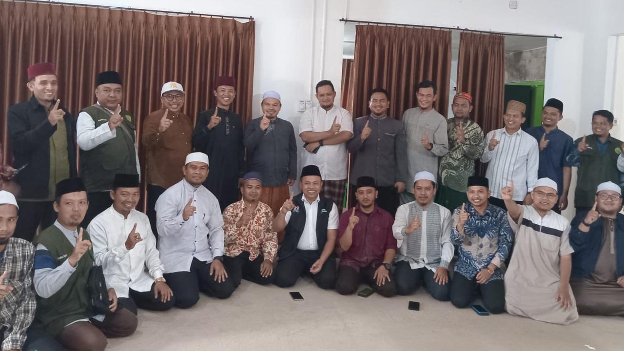 Analisis UAS Memicu Gelombang Dukungan Besar Bagi Paslon Nomor Satu di Pilkada Riau
