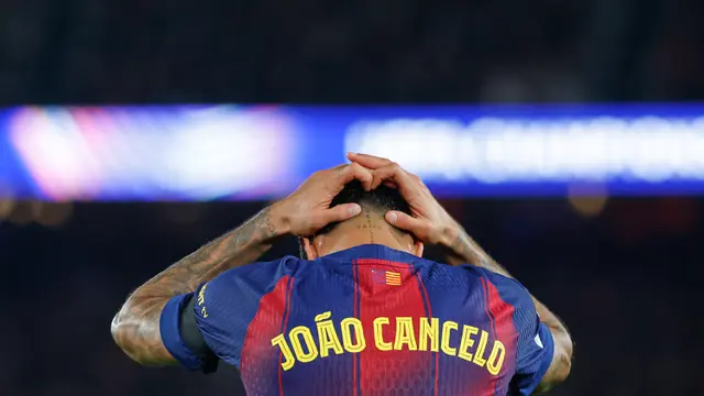 Foto: Ekspresi Kekecewaan Pemain Barcelona Kalah di Kandang Sendiri dari Atletico Madrid di Liga Champions, Lamine Yamal Paling Terpukul