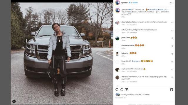 Kumpulan Potret Keren Agnez Mo Berpose dengan Mobil Mewah (@agnezmo/Instagram)