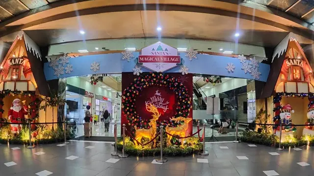 Natal di Pusat Perbelanjaan