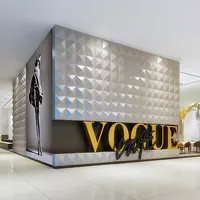 [Bintang] Ini Cafe Bagi Para Pecinta Mode