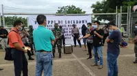 Polemik Covid-19, Warga Lockdown Pintu Masuk PT TPPI Tuban