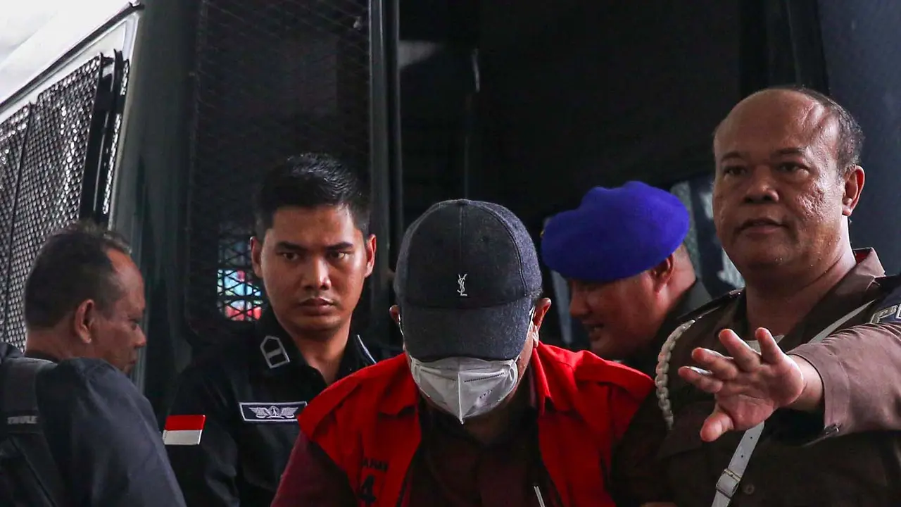 Jalani Pemeriksaan, Tiga Hakim Penerima Suap Kasus Gregorius Ronald Tannur Tiba di Gedung Kejagung