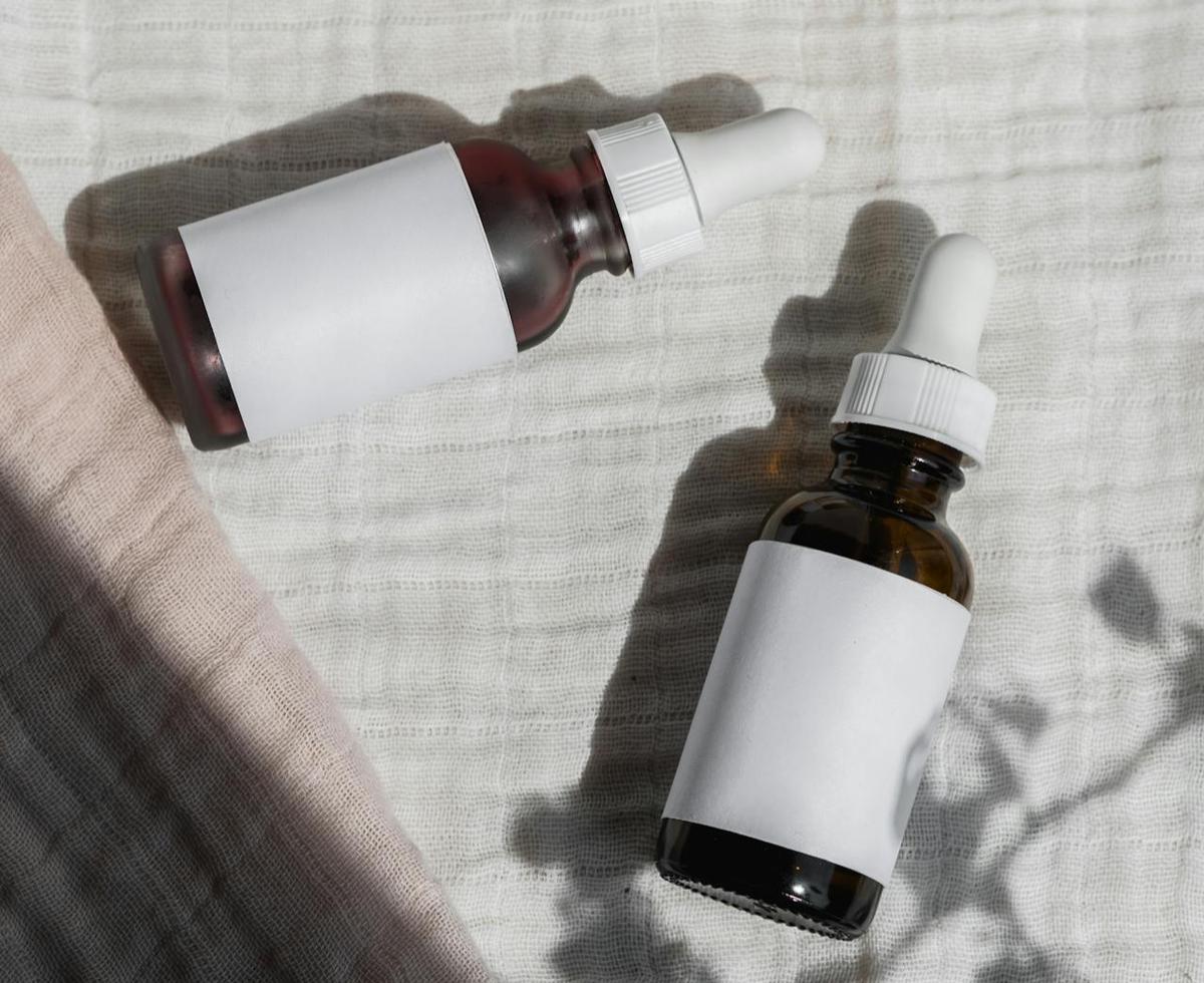 Ilustrasi Scalp Serum vs Scalp Oil