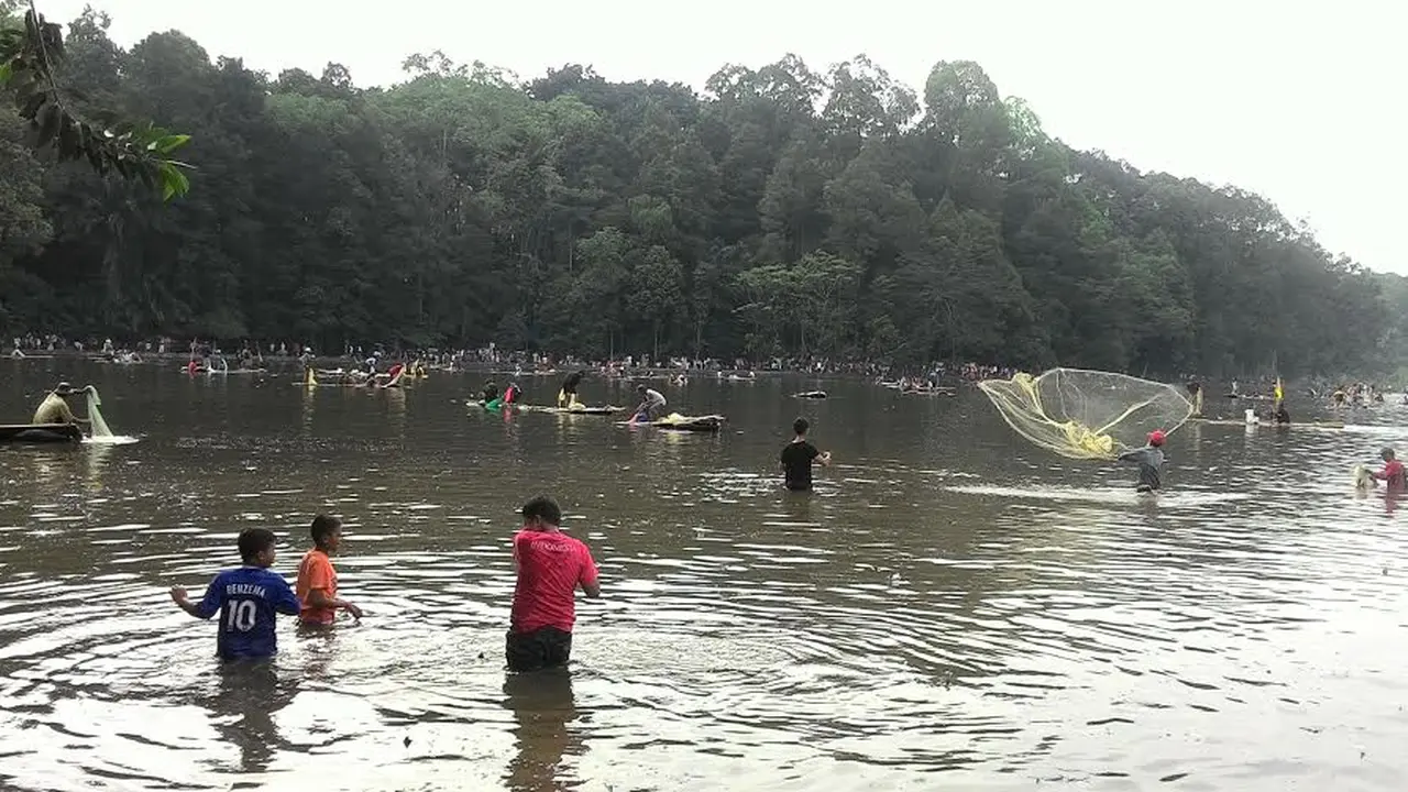 Tradisi Ngubek Situ Gede
