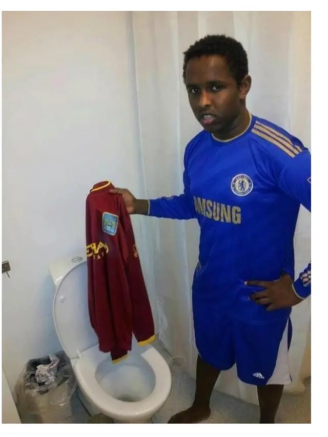 6 Jersey Fans Karbitan Ini Nyeleneh Banget, Bukti Tidak Loyal