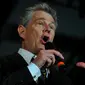 Java Jazz Stage Special perfom David Foster di JIExpo Kemayoran Jakarta, Sabtu (5/3/2016). David Foster membawakan beberapa lagu didampingi oleh artis Indonesia dan artis dari Luar Negeri. (Liputan6.com/Faisal R Syam)