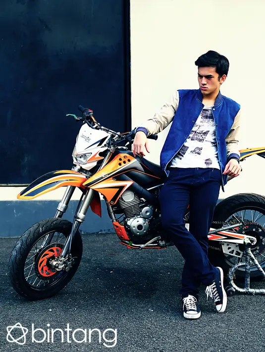 Meski memilih karier di dunia hiburan, Rizky Nazar tetap menjalankan hobinya di bidang olahraga. Ia mengisi waktu luangnya dengan bermain futsal. (Galih W. Satria/Bintang.com)