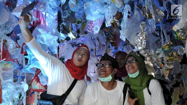 Isi Perut 'Sampah' Paus Sperma yang Mati