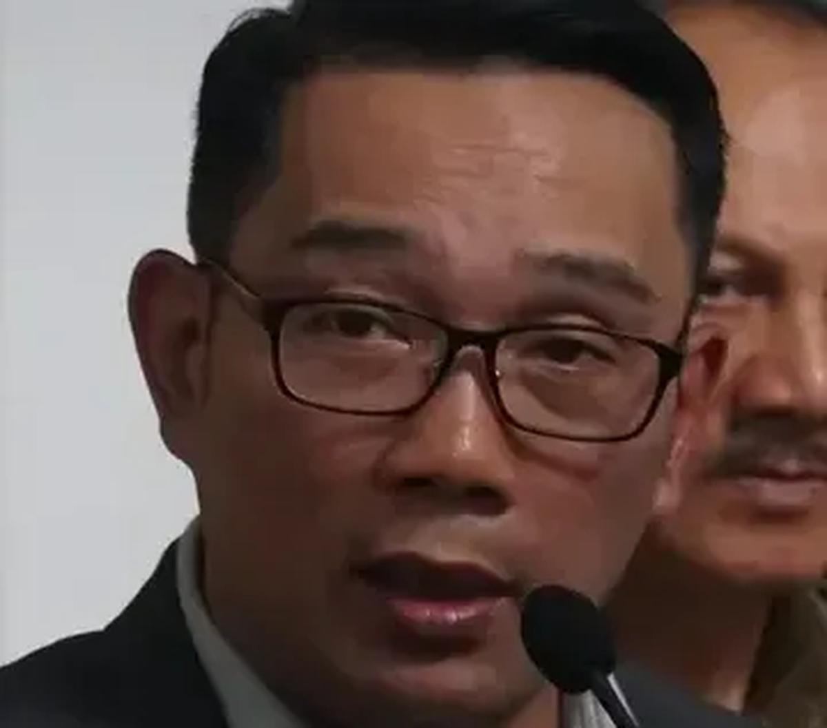 Nama Menko Polhukam Mahfud MD sampai Wakil Ketua Umum Golkar Ridwan Kamil muncul dalam bursa calon wakil presiden untuk mendampingi Ganjar Pranowo.&nbsp;