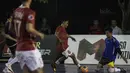 Pemain futsal Indonesia, Hairul Ohorella, meramaikan grand final Super Soccer Futsal Battle 2017 di Bintaro Jaya ExChange, Tangerang, Sabtu (21/10/2017). Timnas futsal Piala AFF 2010 tampil melawan All Star. (Bola.com/Vitalis Yogi Trisna)