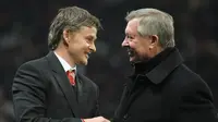 Sir Alex Ferguson memilih Ole Gunnar Solskjaer sebagai caretaker MU. (AFP/Andrew Yates).