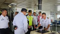 H+8 Lebaran 2023, Sekretaris Direktorat Jenderal Perhubungan Laut Lollan Panjaitan meninjau langsung proses arus balik masyarakat di Pelabuhan Belawan, Medan (dok: Kemenhub)