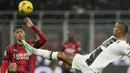 Sementara kekalahan ini membuat AC Milan tertahan di peringkat tiga. (AP Photo/Luca Bruno)