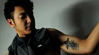 Ingin Jadi Rockstar, Dimas Anggara Bikin Tato Pertama di Usia 13