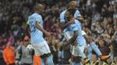 Para pemain Manchester City merayakan gol Raheem Sterling saat melawan Shakhtar Donetsk pada laga grup F Liga Champions di Etihad stadium, Manchester, (26/9/2017). City menang 2-0. (AP/Rui Vieira)
