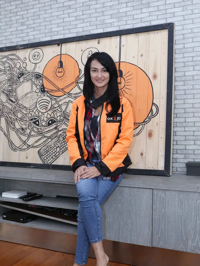 [Bintang] Atiqah Hasiholan