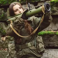 Elena Deligioz, perempuan cantik yang salah disangka tentara oleh netizen. (vk.com)