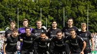 Kevin Diks dipasang sebagai starter saat Borussia Monchengladbach bertandang ke markas Delmenhorst dalam laga putaran pertama DFB Pokal 2025/2026, Minggu (17/8/2025). (Dok. Borussia Monchengladbach)