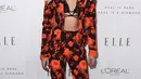 Aktris Kristen Stewart saat menghadiri ELLE Women ke-24 di Four Seasons Hotel Beverly Hills, Los Angeles (16/10). Kristen Stewart tampil seksi sekaligus macho dengan gaya potongan rambutnya yang pendek. (Jordan Strauss/Invision/AP)
