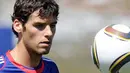 Aksi gelandang Prancis, Yoann Gourcuff bermain dengan bola di sesi latihan timnas di Tignes, 25 Mei 2010 jelang PD 2010. AFP PHOTO / FRANCK FIFE 