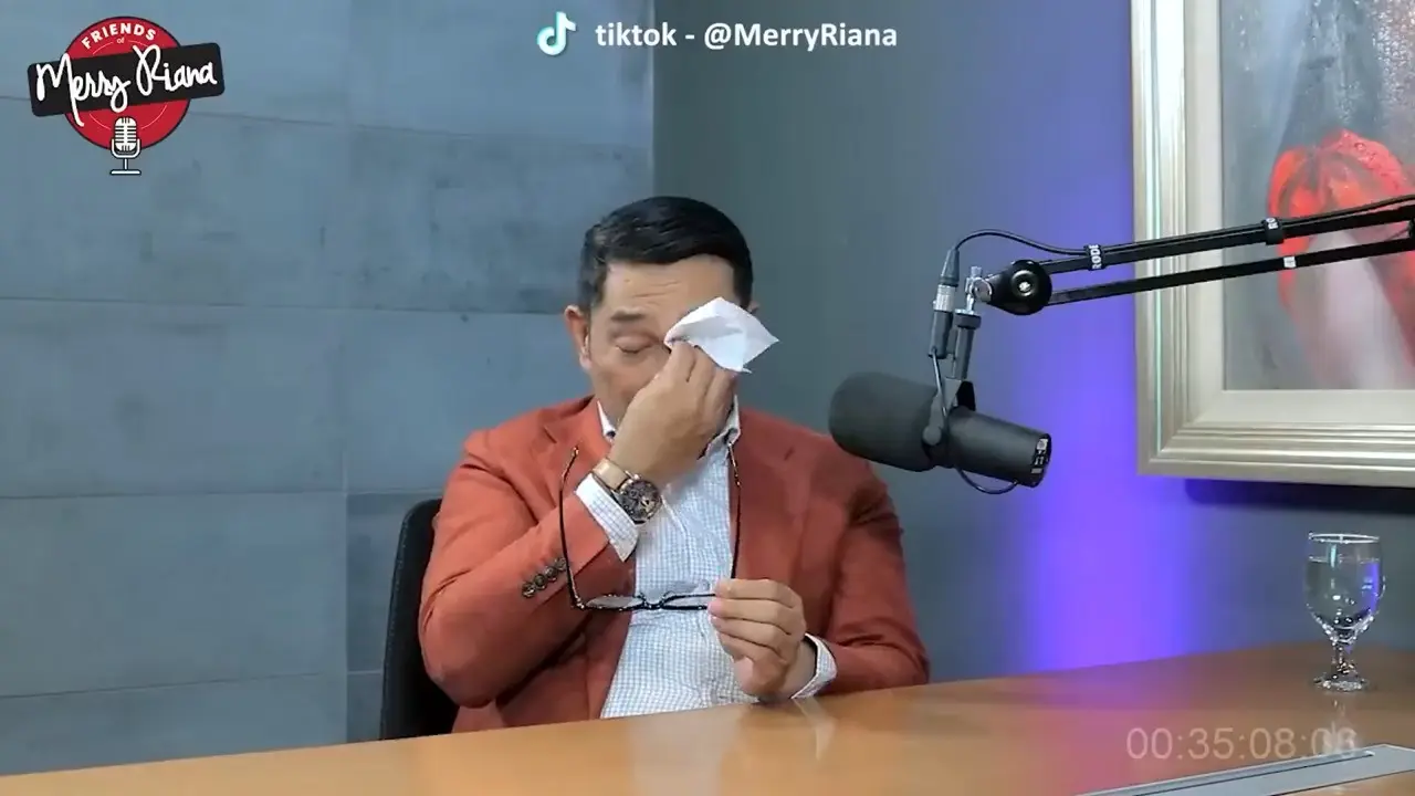 Ridwan Kamil menangis saat bercerita mengenai ditinggal Eril untuk selamanya (YouTube - MerryRiana)