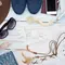 Aksesori Simpel yang Bikin Outfit Minimalis Jadi Lebih Stylish