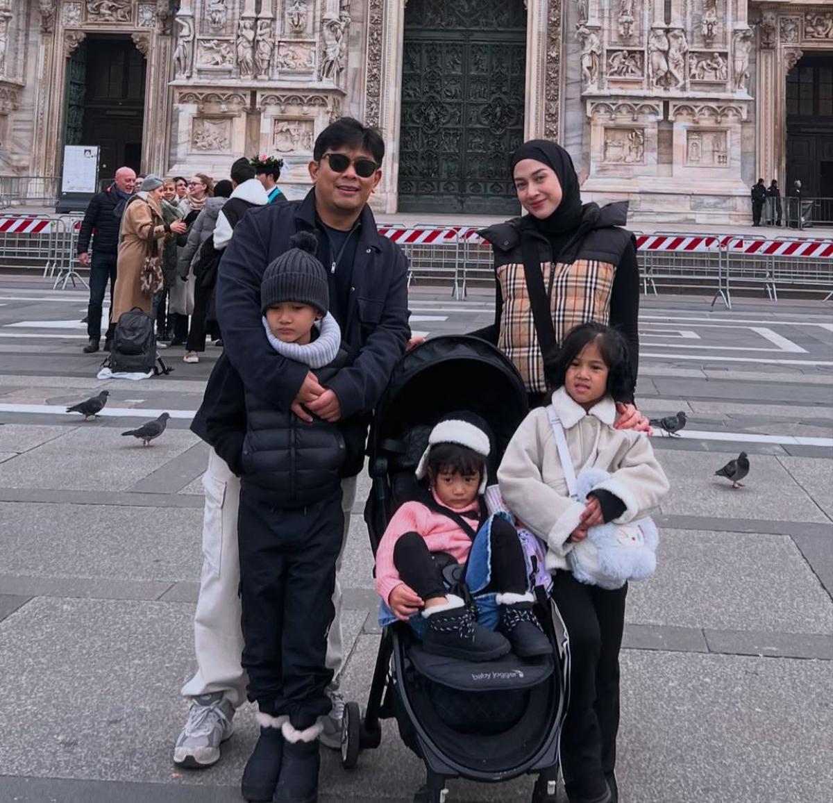 7 Potret Momen Seru Nina Zatulini Bersama Keluarga di Milan, Sorotan Hari Pertama