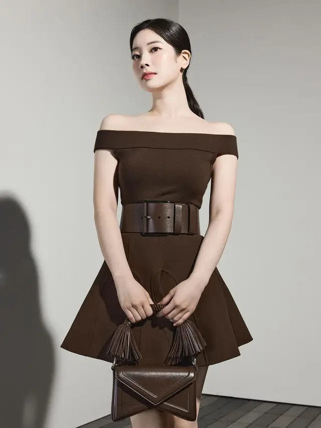 Tampil Bersinar, Dahyun TWICE Debut Sebagai Model di Runway New York Fashion Week